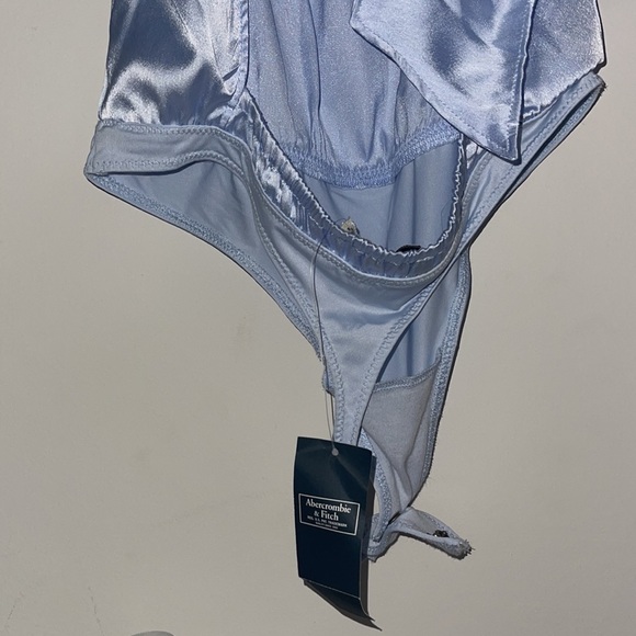 Silky light blue open back with bow bodysuit - Picture 3 of 10